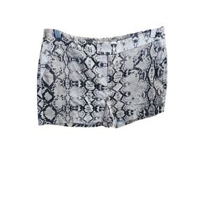 Jennifer Lopez Snakeskin Print Shorts‎ Size 6 Career Casual